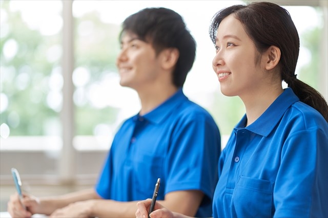 介護士の服装　サムネイル